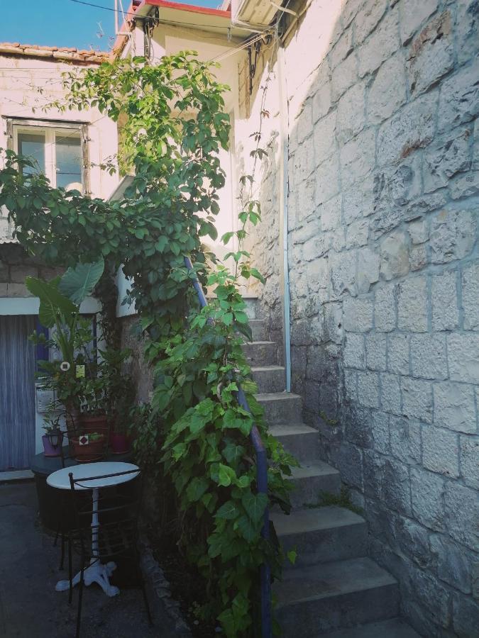 Stone House Apartment Slatine Exterior photo