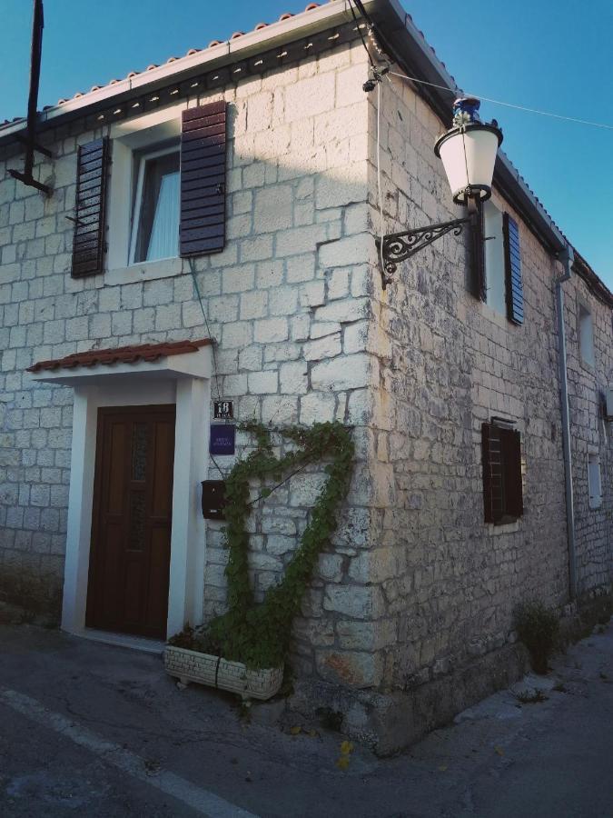 Stone House Apartment Slatine Exterior photo